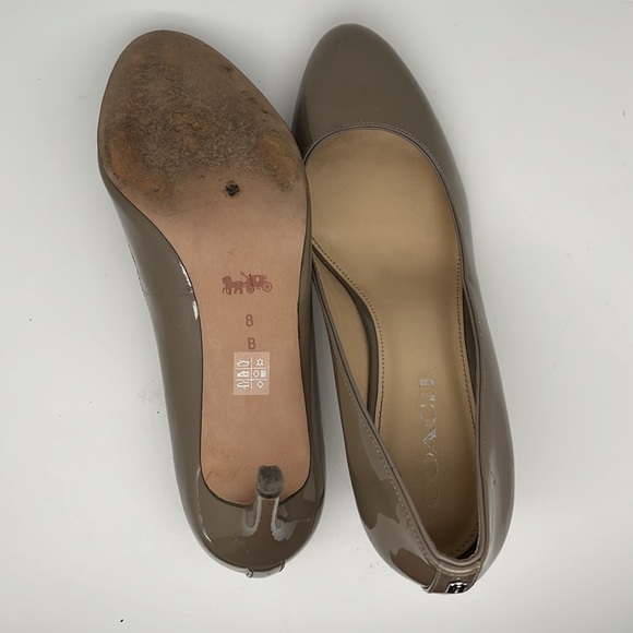 Coach‎ Devon Gray Olive Slip on Round Toe Patent Leather Pumps Size 8B - Picture 8 of 12